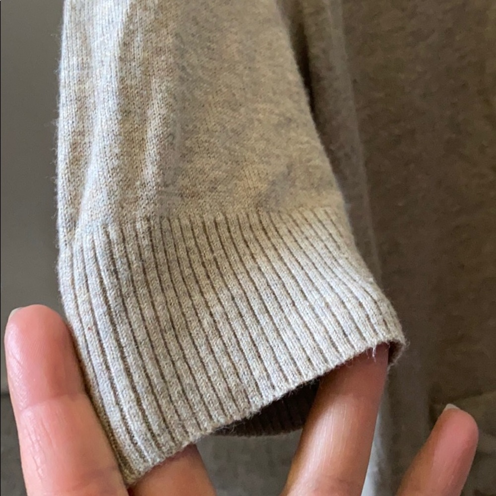 Banana Republic Women’s Button Up Cardigan - Picture 4 of 4